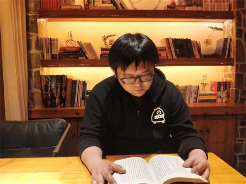 丛治辰.jpg